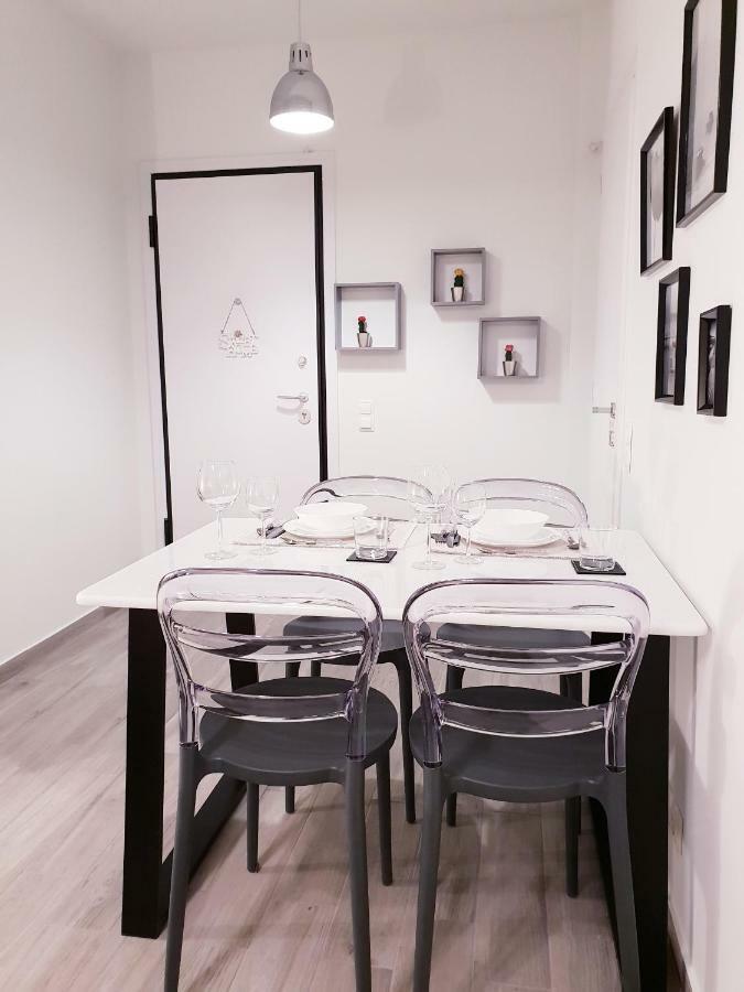 Beautiful Brand New Apartment Seaside Atenas Exterior foto