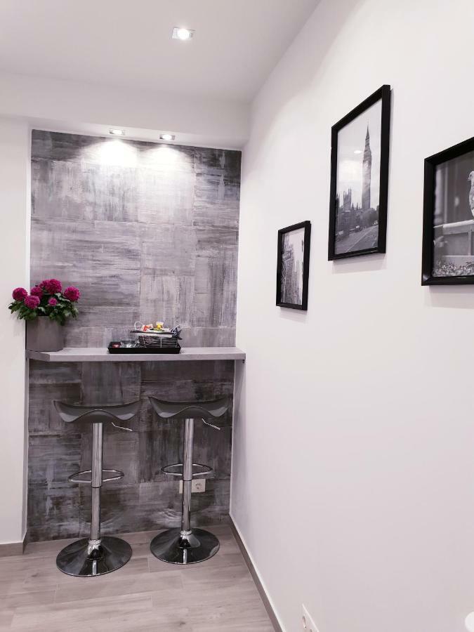 Beautiful Brand New Apartment Seaside Atenas Exterior foto